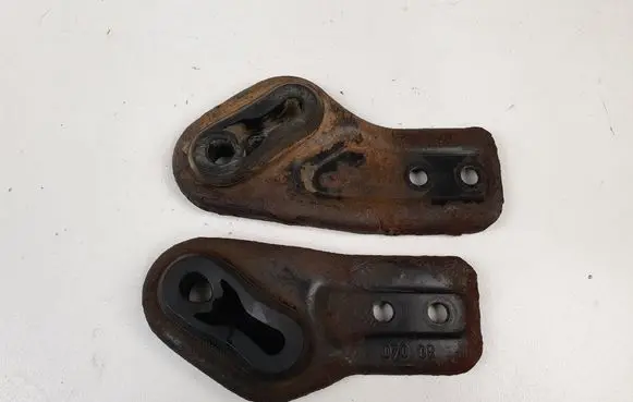 Opel Zafira B Radiator mount bracket 13118278