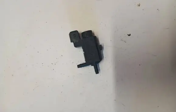Volvo XC90 Turbo solenoid valve 30611668 05T139 72224010