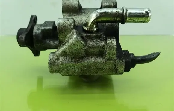 Volvo S40, V40 Power steering pump 7700872160D