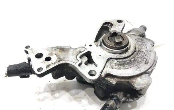 Volkswagen Golf IV Vacuum pump 038145209E