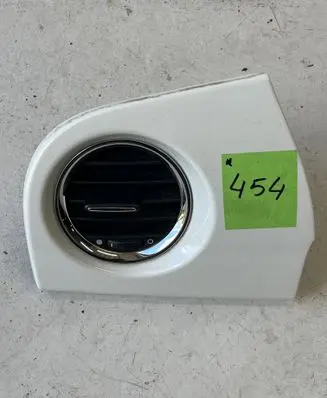 Fiat 500 Dash center air vent grill 51803292 ST30562