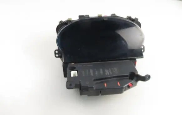 Toyota Yaris Speedometer (instrument cluster) 21655864