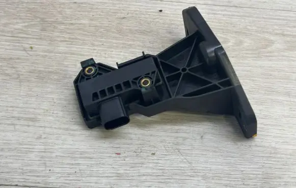 Volkswagen Touareg II Brake pedal sensor switch 7P0927810 7P0723315B 95842381000