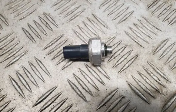 Mercedes-Benz CL C216 Air conditioning (A/C) pressure sensor 211000283 A211000283