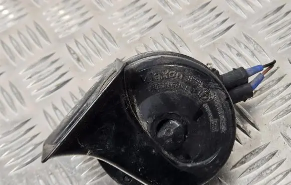 Audi A4 S4 B5 8D Horn signal 0092018