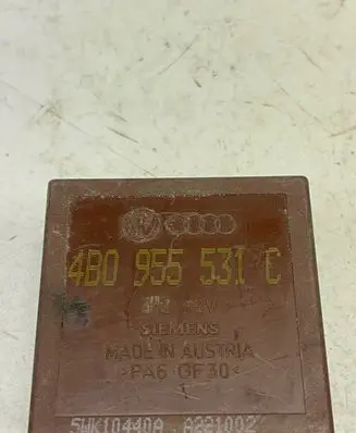 Volkswagen PASSAT B5 Other relay 4B0955531C A221002 5WK10440A