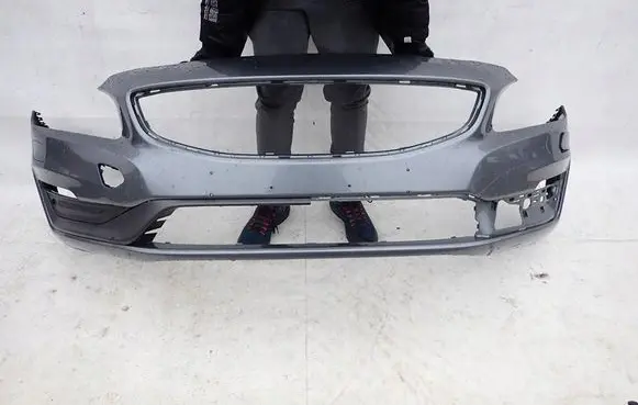 Volvo V60 Front bumper 31323831