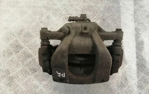 Toyota Auris 150 Front brake caliper 4773002360