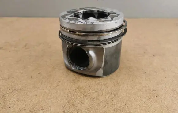 BMW 7 F01 F02 F03 F04 Piston 11257805329 7805329