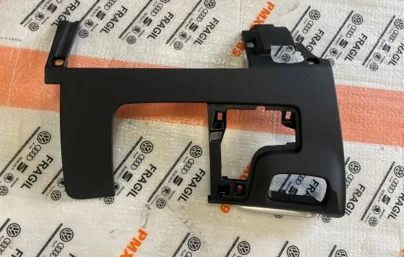 Audi A3 S3 8V Dashboard lower bottom trim panel 8V1863075D