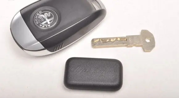 Alfa Romeo Tonale Ignition key/card 