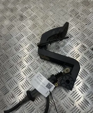 Mercedes-Benz Vito Viano W638 Clutch pedal A6382900416