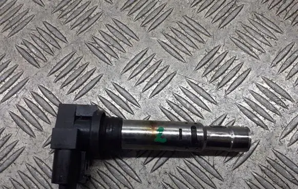 Volkswagen Polo IV 9N3 Spark distributor 0040102030