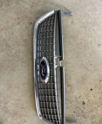 Ford Mondeo MK IV Front bumper upper radiator grill 7S716200A