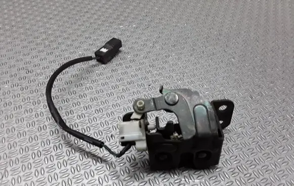 Hyundai Santa Fe Tailgate window lock/catch/latch 