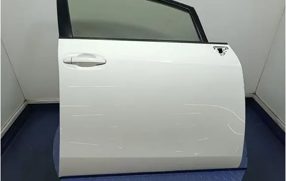Toyota Verso-S Front door