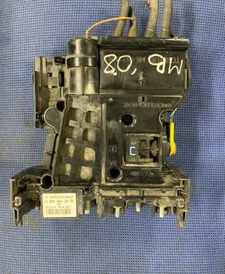 Mercedes-Benz C W204 Fuse box set A2045403850