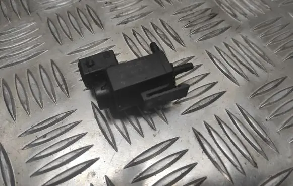 BMW 3 E46 Vacuum valve 1742712