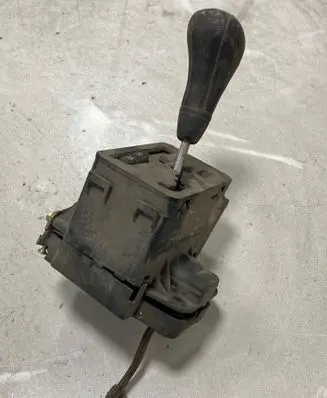 Mercedes-Benz E W210 Gear shifter/selector A2022670137