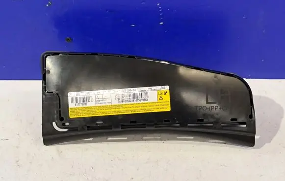 Mercedes-Benz GLA W156 X156 Seat airbag 617773203
