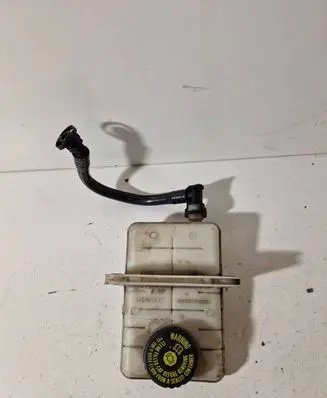 Brake fluid reservoir