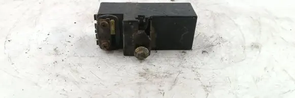 Volkswagen Golf III Coolant fan relay 357919506A 898719000