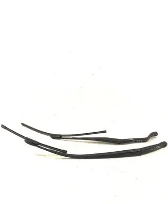 Honda CR-V Front wiper blade arm
