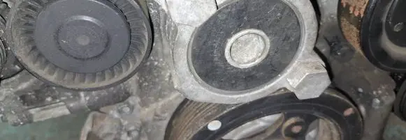 Lexus IS 220D-250-350 Generator/alternator belt tensioner