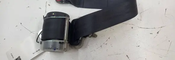 Nissan Leaf I (ZE0) Rear seatbelt 624239501D