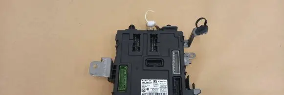 Renault Kadjar Comfort/convenience module 284B12492R A2C32559700 18108673059532