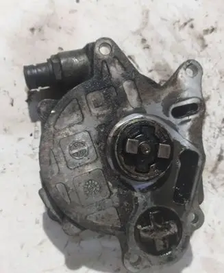 Volkswagen Golf VI Vacuum pump 03L145100G