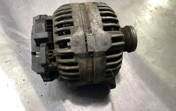 Volkswagen Caddy Generator/alternator 03F903023D 61F120910