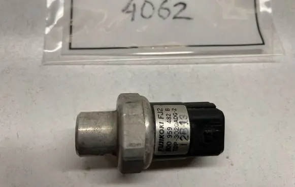 Audi A6 S6 C5 4B Air conditioning (A/C) pressure sensor 8D0959482B