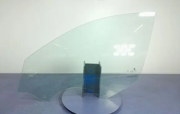 Alpine B3 B4 B5 B6 E90 E91 E92 E93 Front door window glass four-door