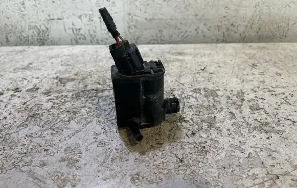 KIA Rio Windscreen/windshield washer pump 985101W000