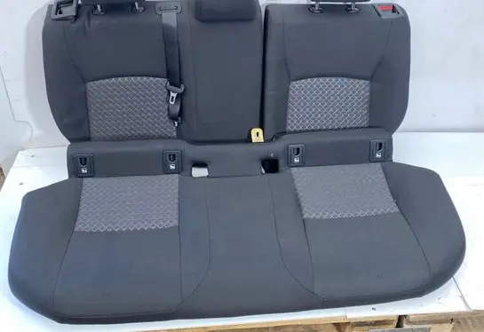 Toyota C-HR I Rear seat 