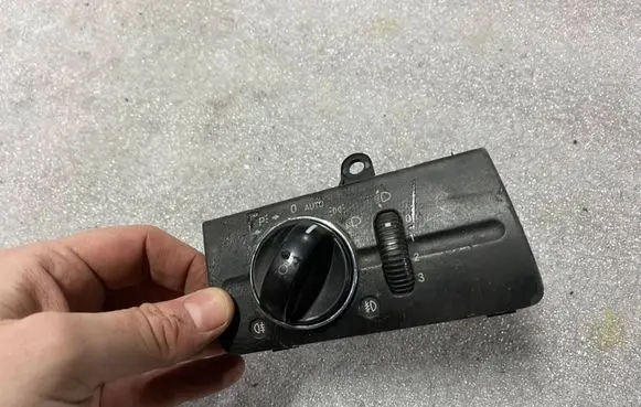 Mercedes-Benz E W211 Light switch 2115450304