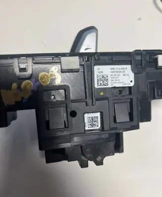 Gear selector/shifter in gearbox