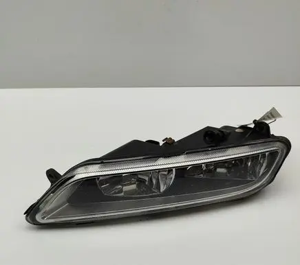 Volkswagen PASSAT B7 Front fog light 3AA941662E 3AA941662D