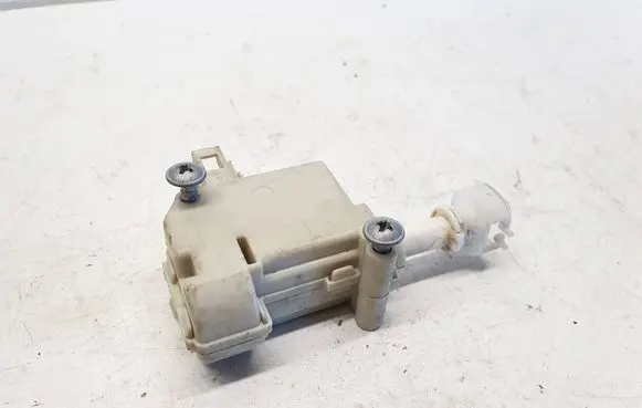 Volkswagen PASSAT B6 Central locking motor 3C0810773