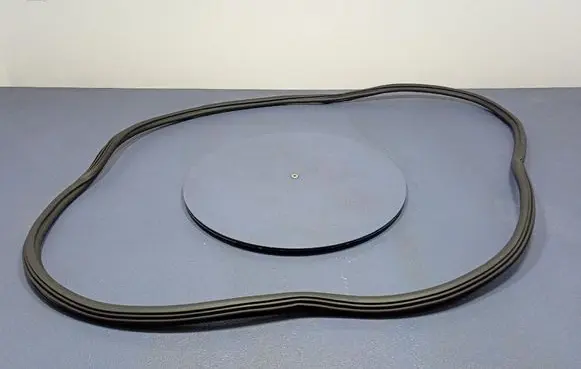 Audi Q7 4L Front door rubber seal 4M0833721
