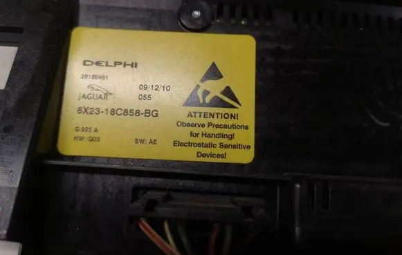 Jaguar XF X250 Climate control unit 8X2318C858BG 28189491