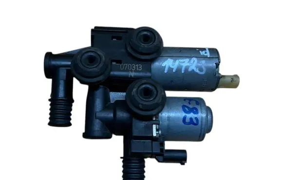 BMW X3 E83 Coolant heater control valve 64118369807 8369807 1147412149