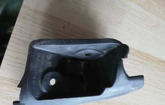 Peugeot 207 CC Parcel shelf load cover mount bracket 9659060580