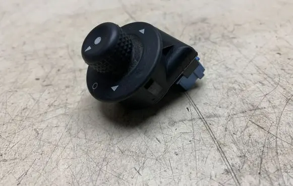 Citroen Xsara Picasso Wing mirror switch 185526