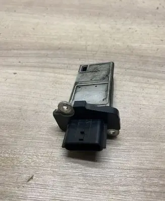 Nissan Qashqai Mass air flow meter 226807s000