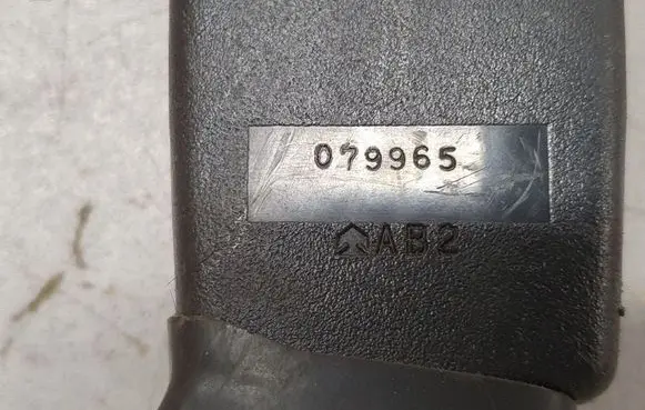 Toyota Avensis T250 Front seatbelt buckle 1019680 079965