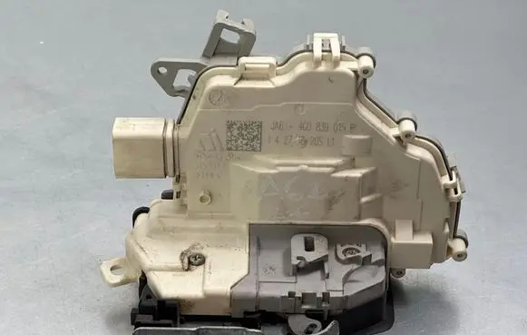 Audi A6 S6 C7 4G Rear door lock 4G0839015e