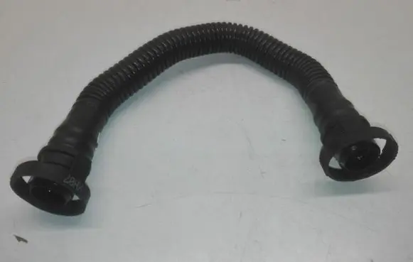 Audi TT TTS Mk2 Breather hose/pipe 06F103221E
