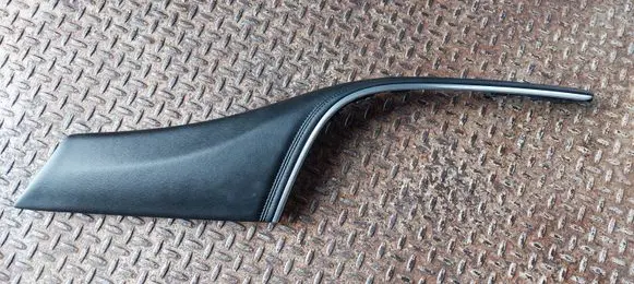 Buick Encore I Dashboard glove box trim 42502445